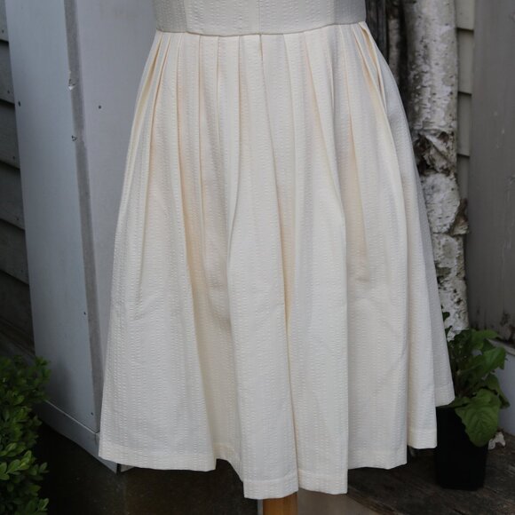 Ellen Tracy Cream Seersucker Pleated Bodice Sleeveless Full Skirt Dress Sz 4 - Picture 3 of 8